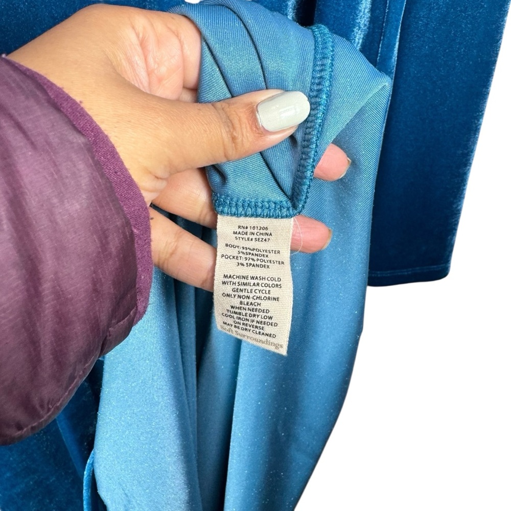 Soft Surroundings Dress Women's 1X
Santiago Stretch Blue Velvet Maxi
Comfy NWT - Picture 7 of 7
